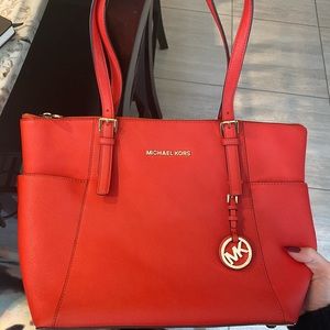 Coral Micahael Kors Bag